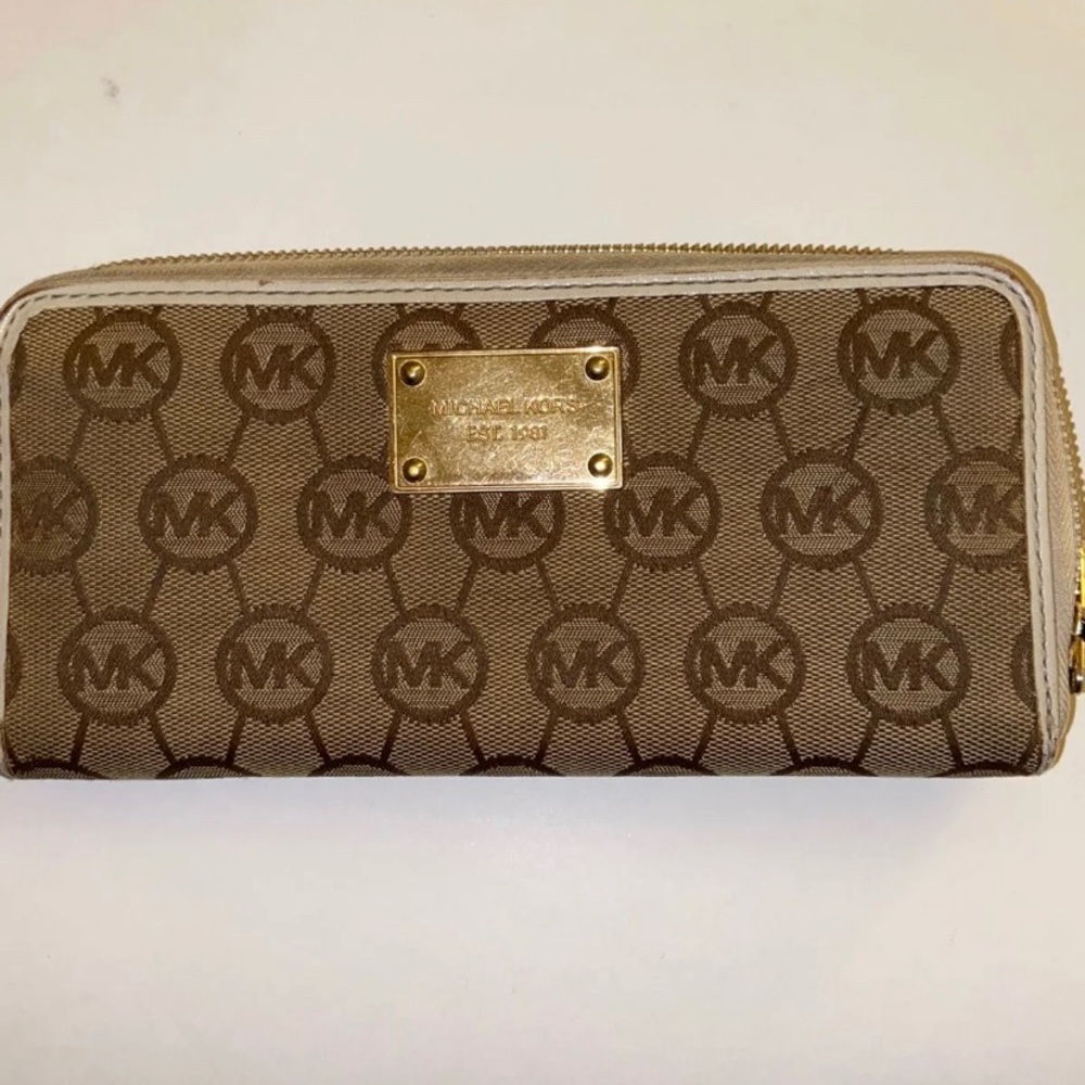 Michael Kors wallet
